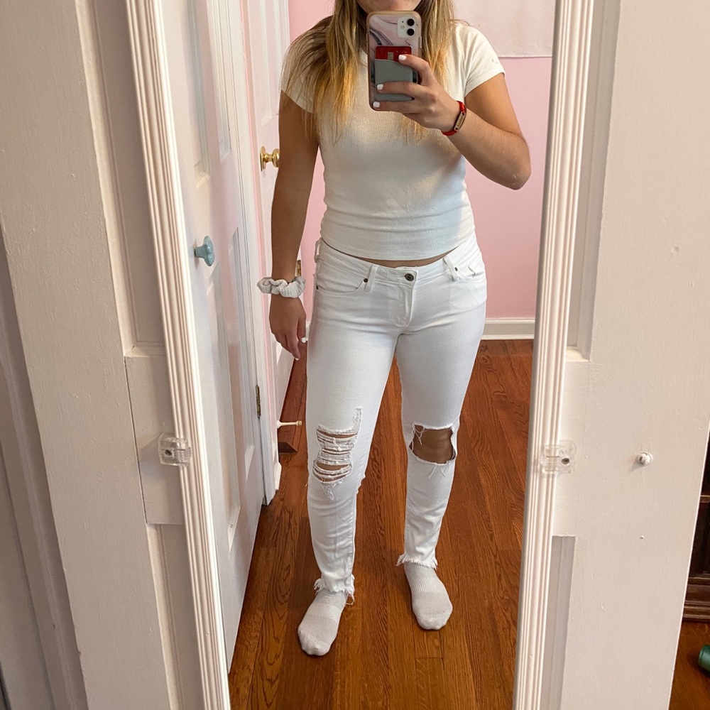 Just Black Size 28 Ripped White Jeans
